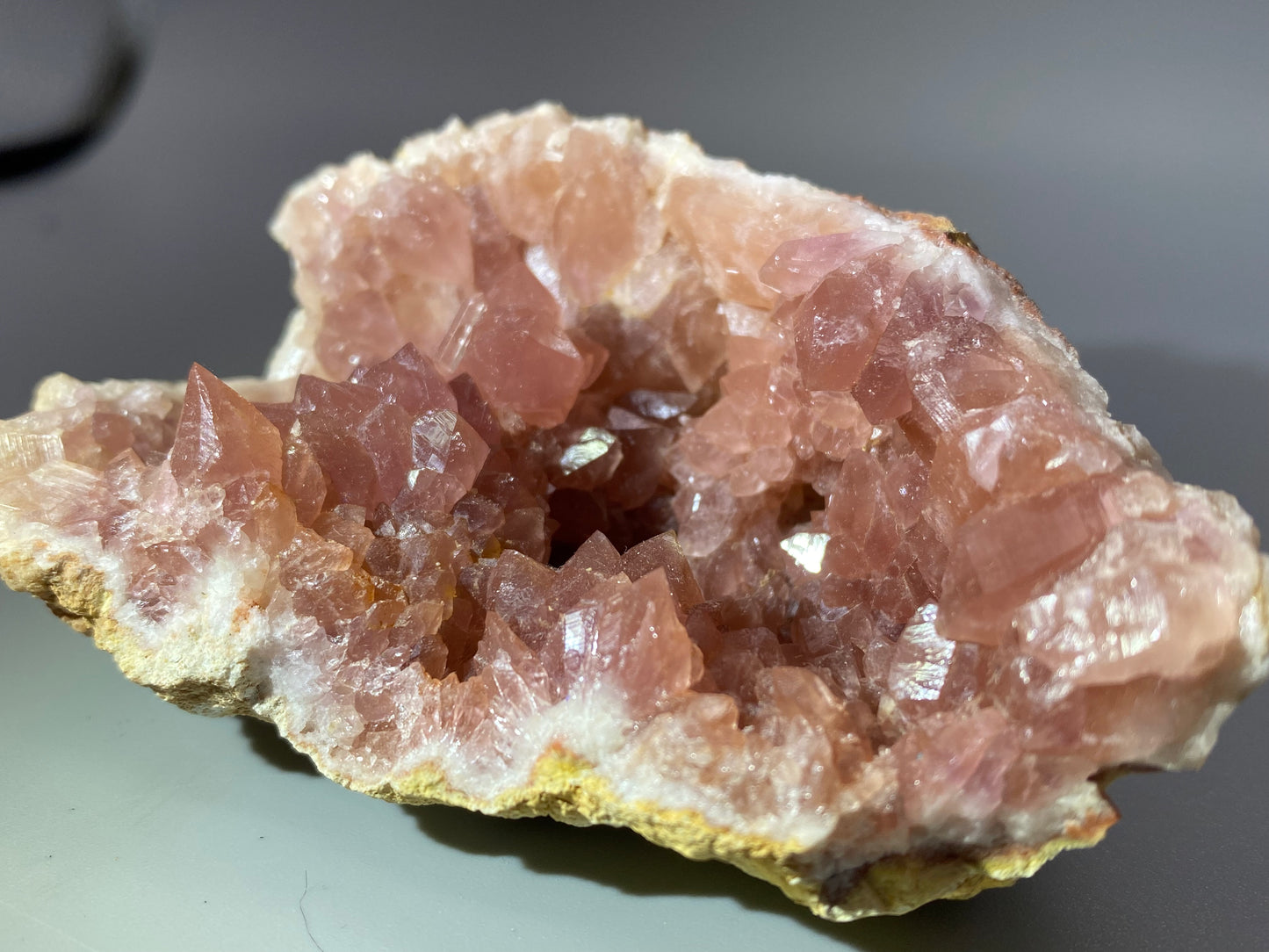 Geode di Quarzo Rosa Cristallizzato